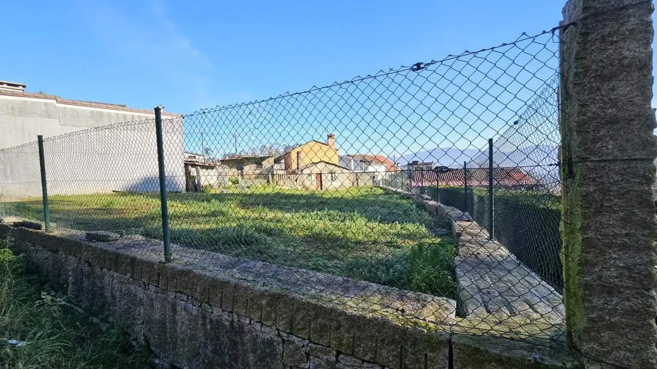 Residential zum Verkauf in Mos