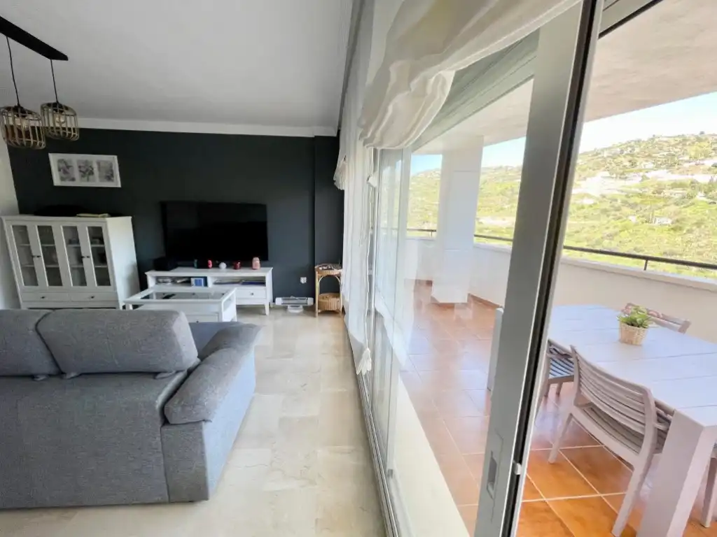 Sala d'estar de Pis en venda en Torrox amb Aire condicionat i Terrassa