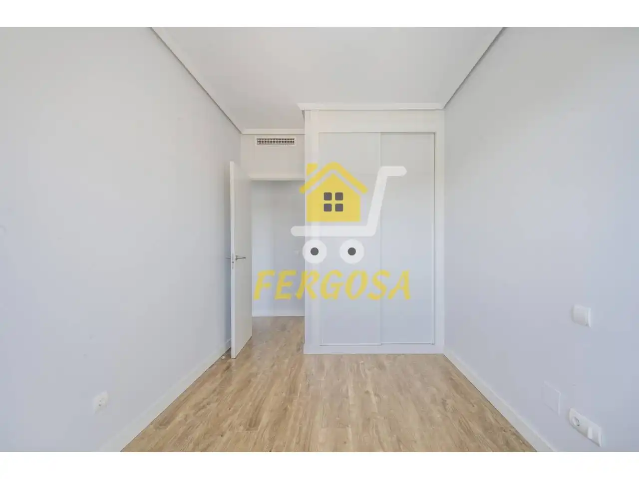 Habitación de Piso en venta en Navalcarnero con Aire acondicionado, Calefacción y Piscina comunitaria