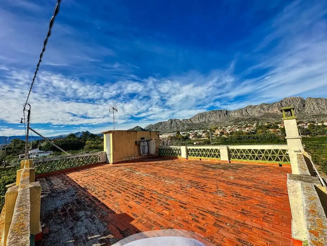 Vista exterior de Casa o xalet en venda en Beniarbeig amb Jardí privat, Terrassa i Traster