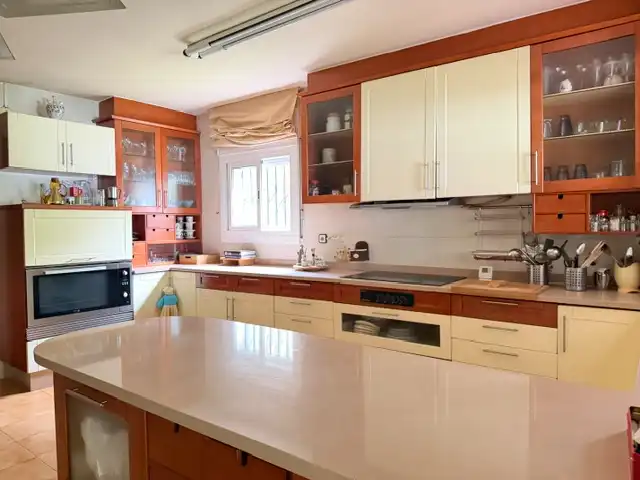 Küche von Einfamilien-Reihenhaus zum Verkauf in Vilassar de Dalt mit Klimaanlage, Heizung und Privatgarten