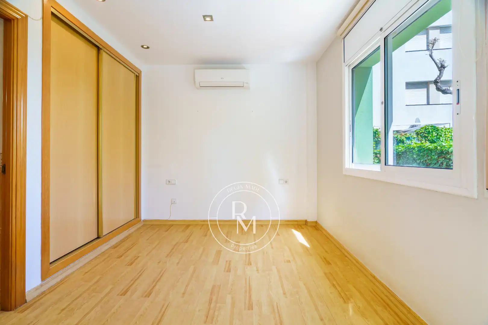 Habitación de Piso en venta en El Vendrell con Aire acondicionado, Calefacción y Jardín privado