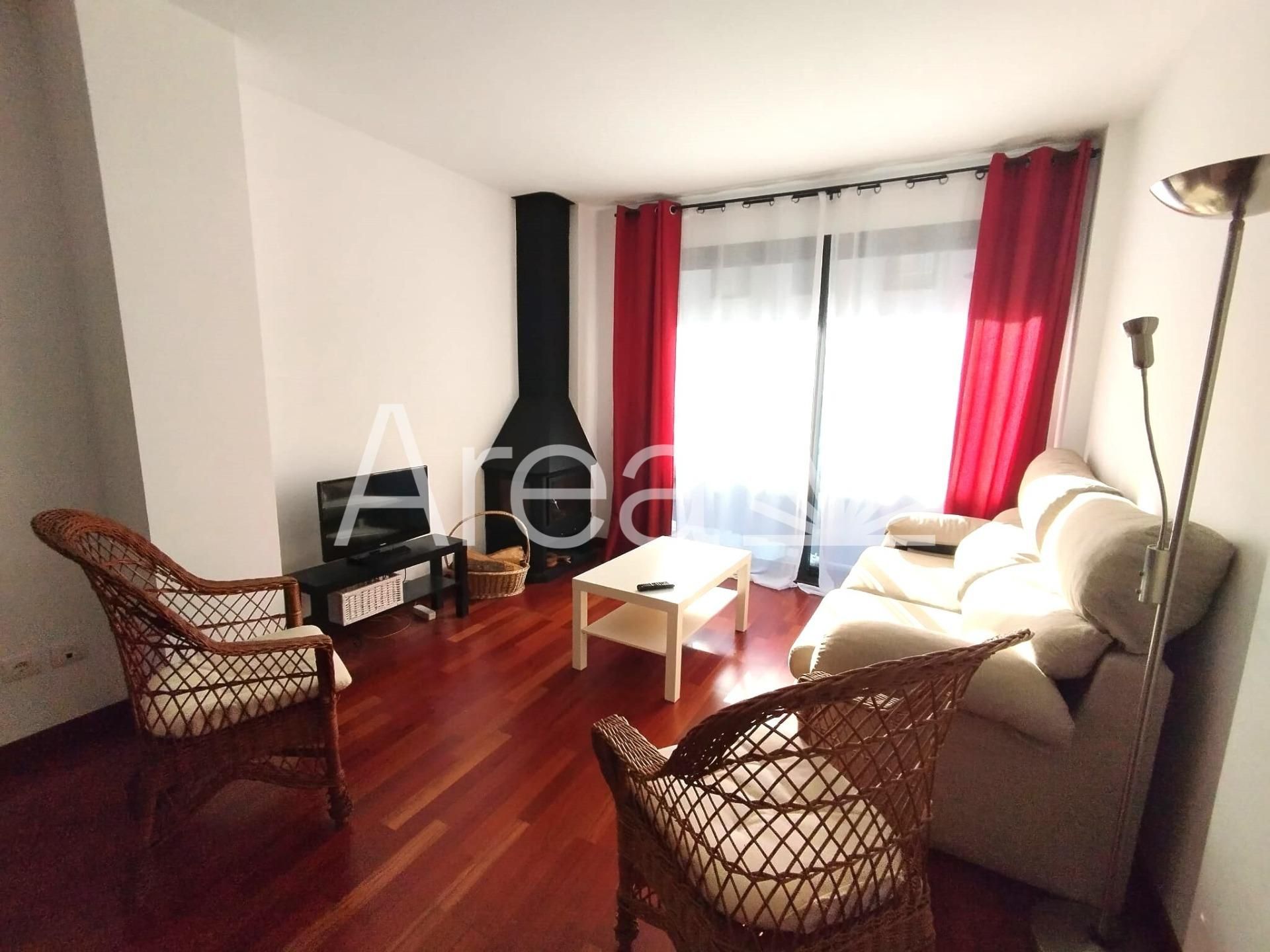 Sala de estar de Piso en venta en Ribes de Freser con Calefacción, Jardín privado y Parquet