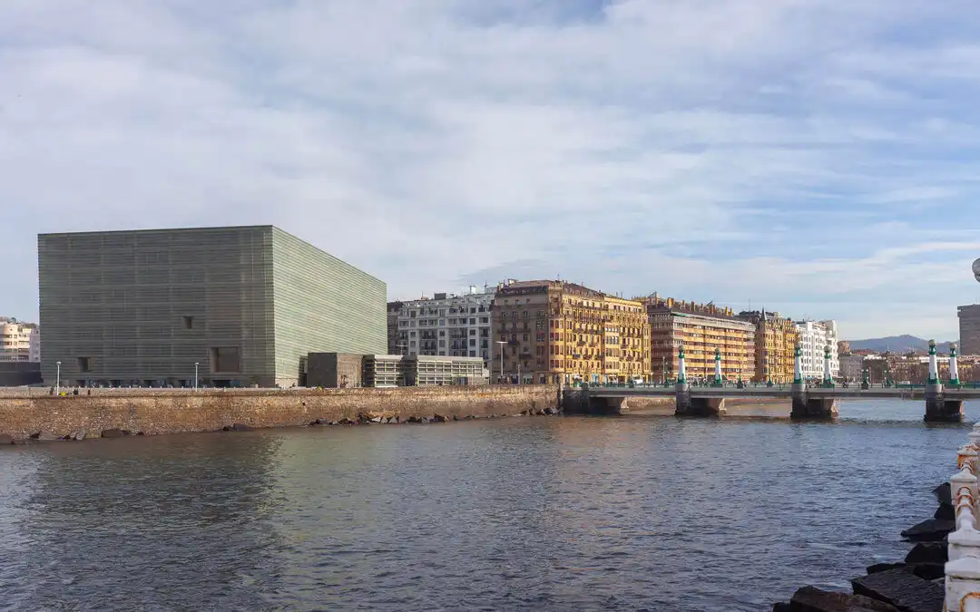 Exterior view of Flat for sale in Donostia - San Sebastián   with Heating and Balcony