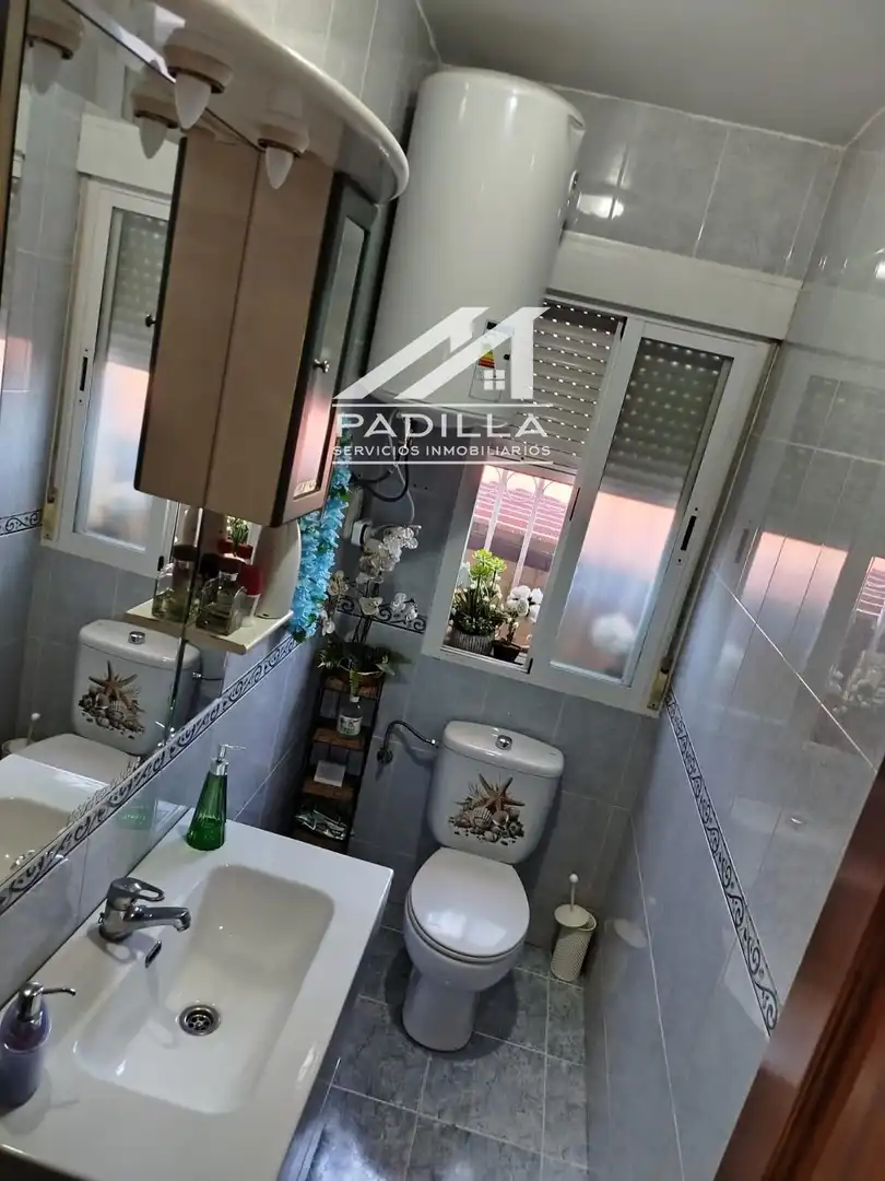Bathroom of Houses for sale in Santa Cruz del Retamar  with Air Conditioner, Heating and Swimming Pool