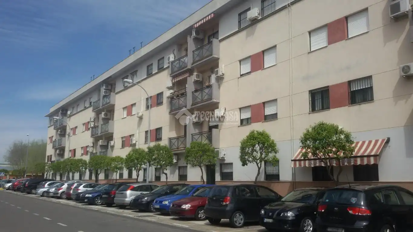 Vista exterior de Piso en venta en Dos Hermanas con Trastero