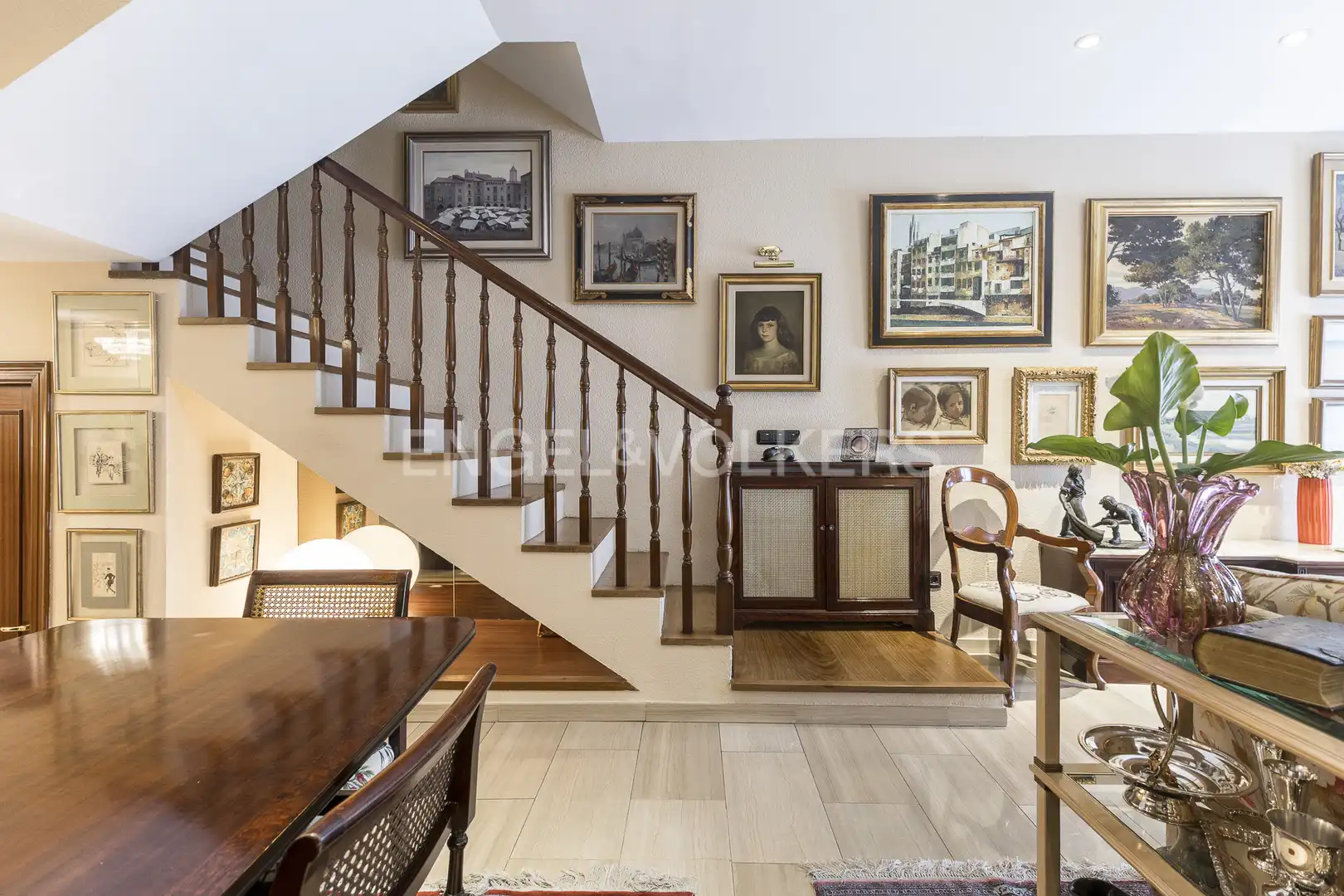 Einfamilien-Reihenhaus zum Verkauf in Barcelona mit Heizung, Privatgarten und Parkett