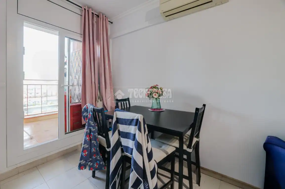 Comedor de Piso en venta en Barcelona con Balcón