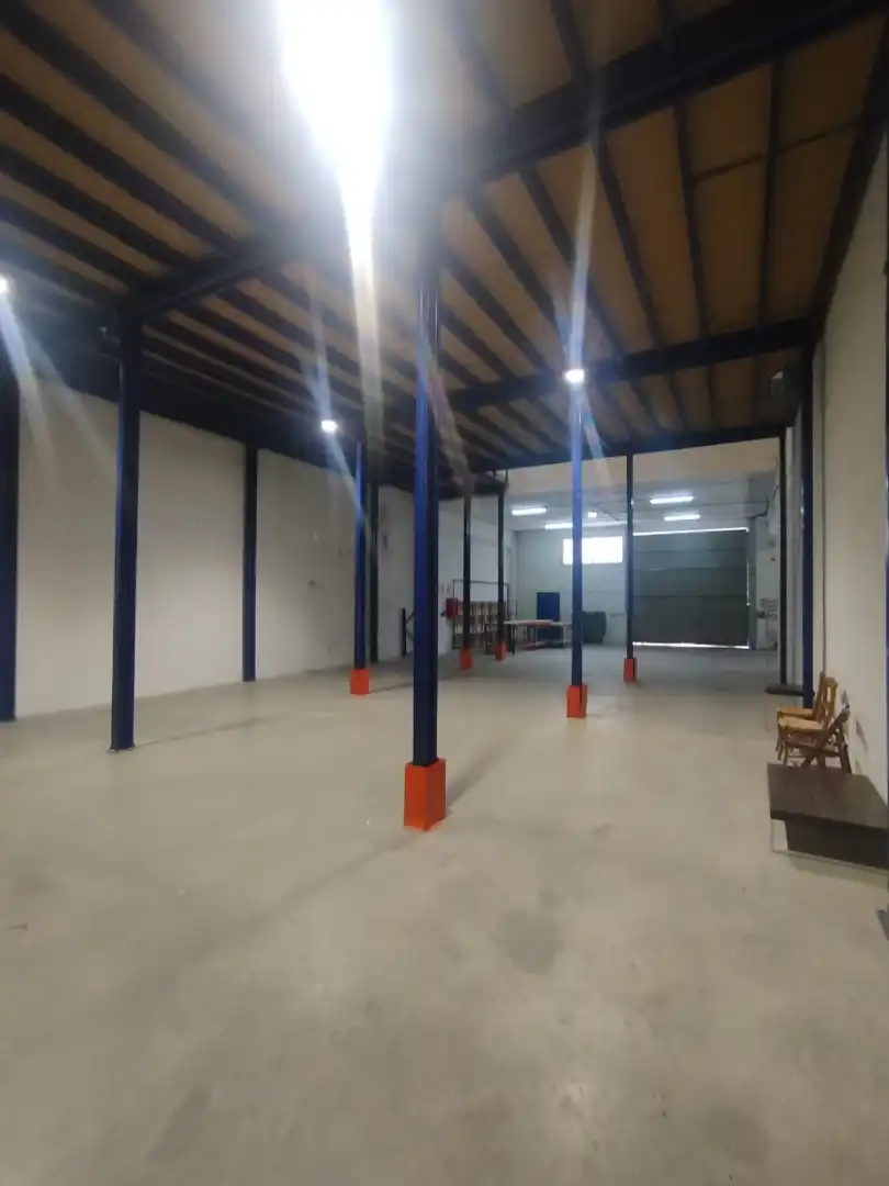 Fabrikhallen zur Miete in Tres Cantos mit Heizung
