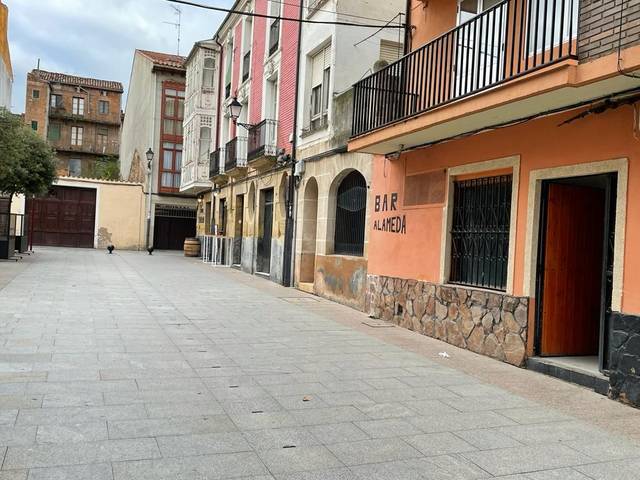 Local comercial en Venta en Calle la Alameda, 3 en Santo Domingo de la Calzada