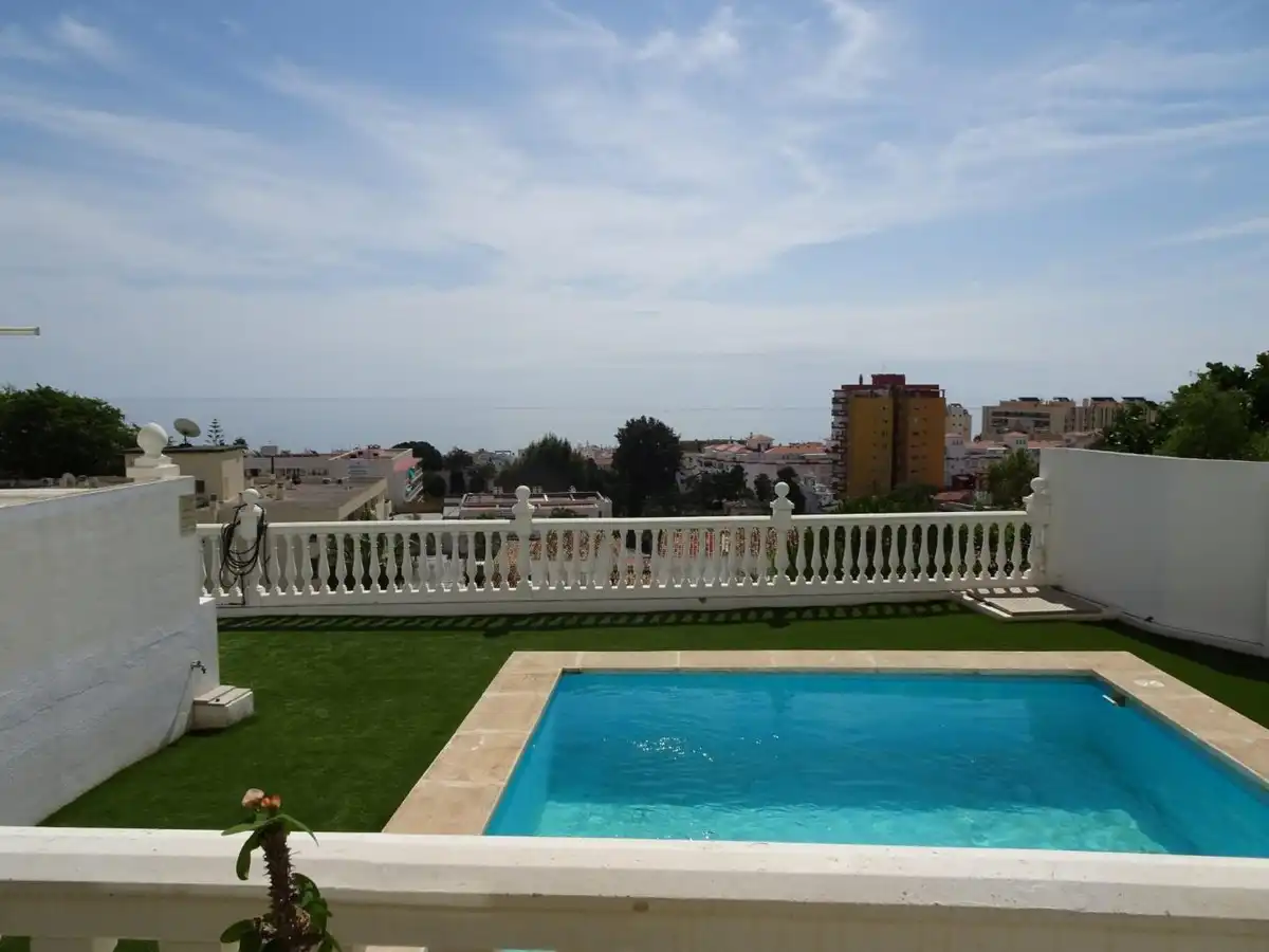 Schwimmbecken von Wohnungen zum Verkauf in Torremolinos mit Klimaanlage, Heizung und Terrasse
