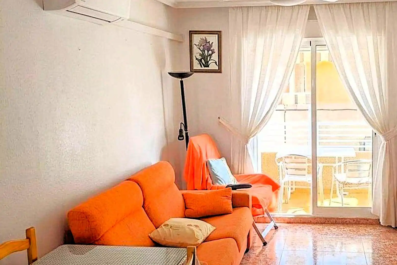 Sala de estar de Apartamento en venta en Torrevieja con Aire acondicionado, Calefacción y Amueblado