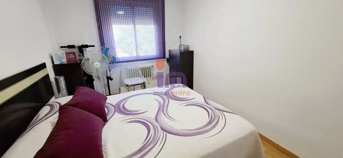 Habitación de Casa adosada en venta en Valdepeñas con Aire acondicionado, Calefacción y Piscina comunitaria