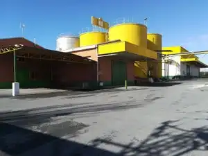 Außenansicht von Fabrikhallen zum Verkauf in Yuncos