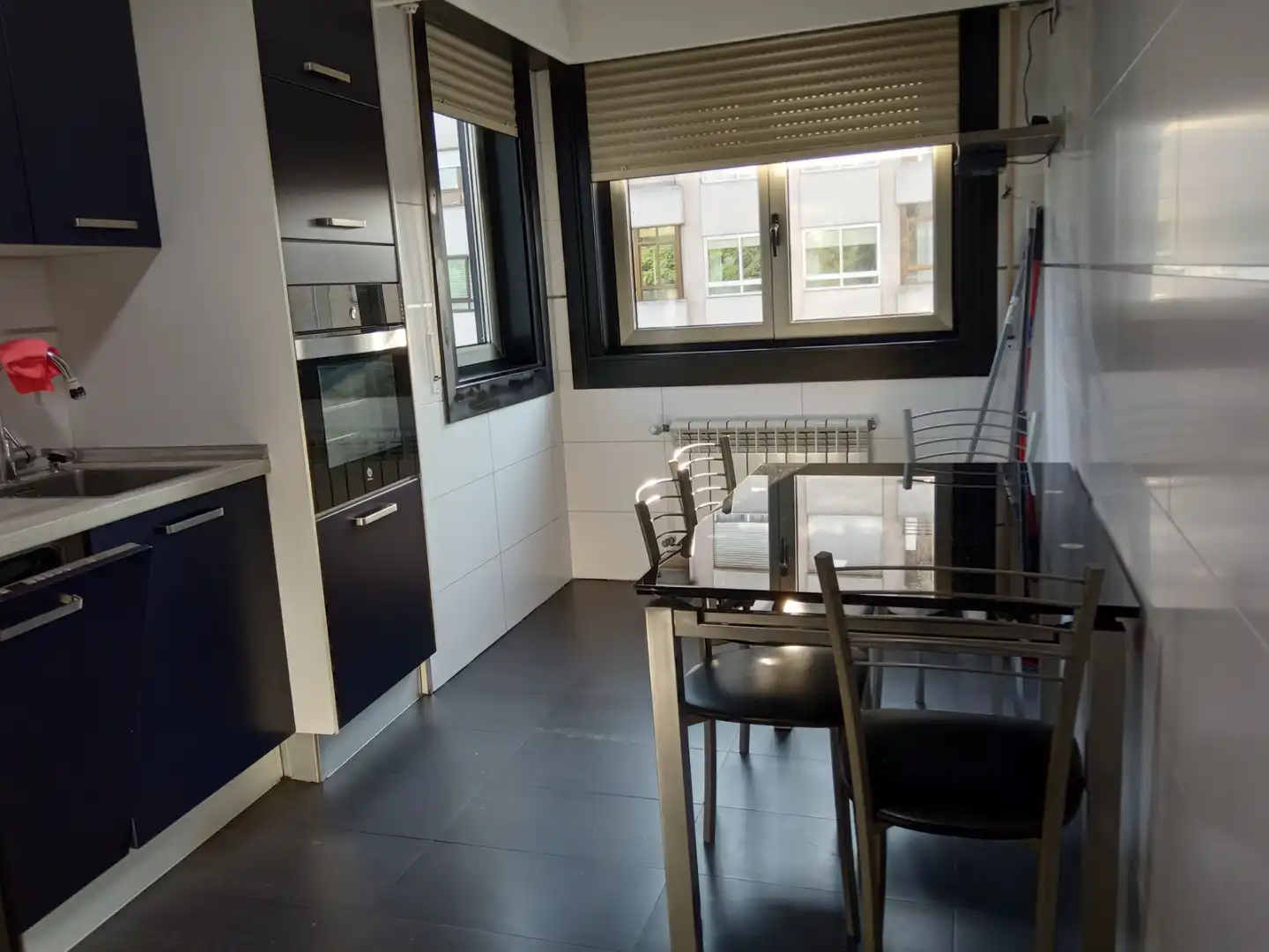 Cuina de Pis de lloguer en Ourense Capital  amb Calefacció, Terrassa i Traster