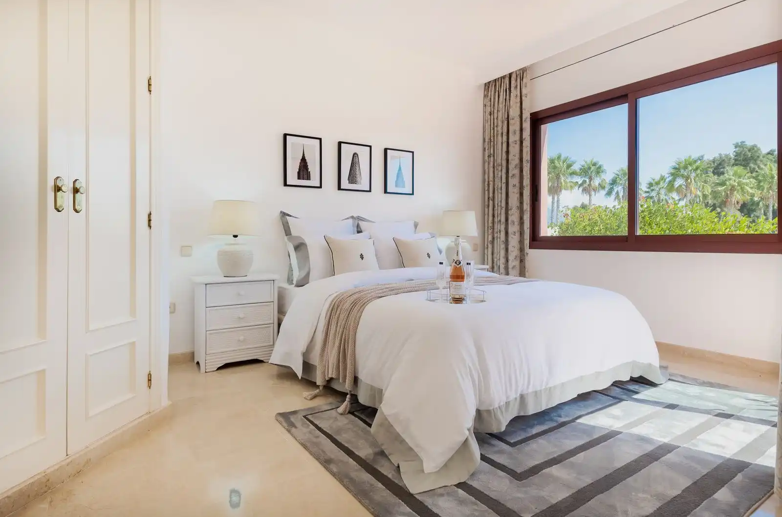 Apartamento con piscina en venta en Estepona Pueblo, imagen 2