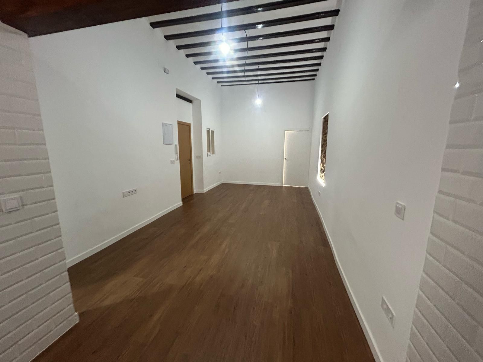 Piso en venta en  Cádiz Capital con Balcón