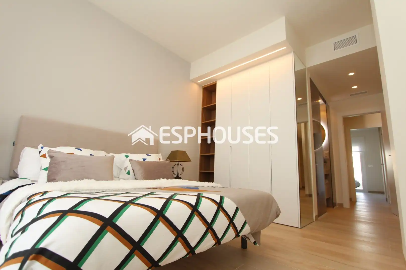 Bajo con terraza en venta en El Raso, imagen 11