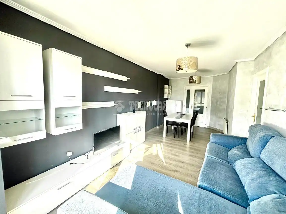 Sala de estar de Piso en venta en Camargo con Parquet