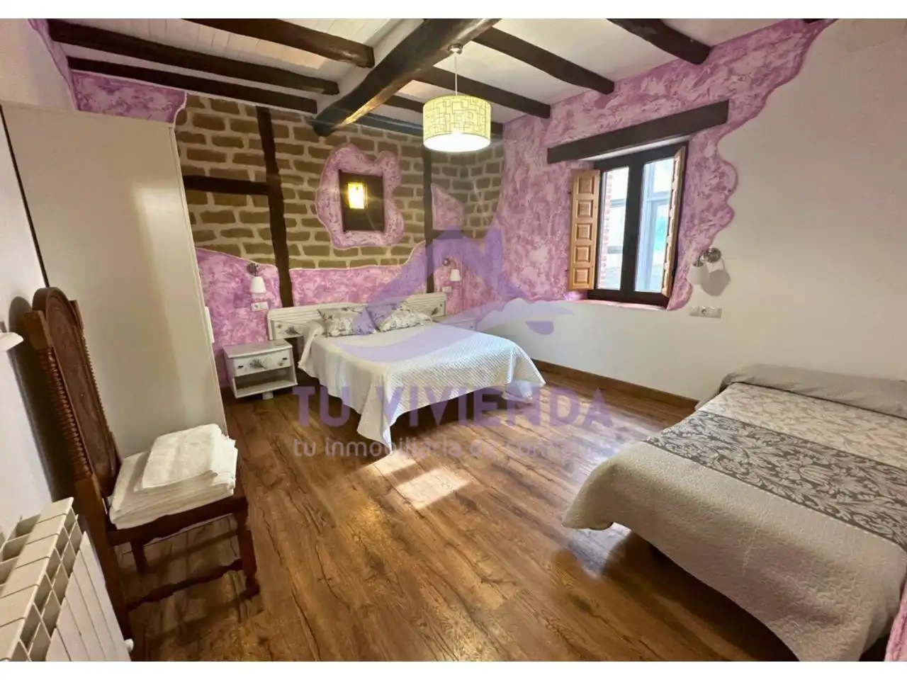 Habitación de Casa o chalet en venta en Bustillo de la Vega con Jardín privado, Piscina y Amueblado
