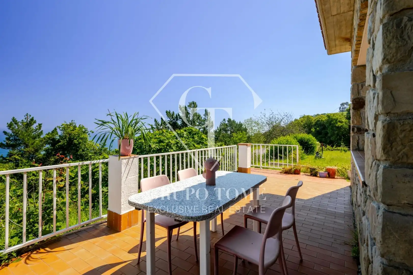 Terraza de Casa adosada en venta en Mutriku con Jardín privado, Terraza y Amueblado