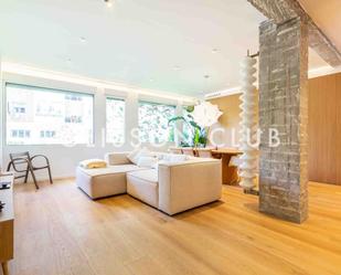 Living room of Flat to rent in  Madrid Capital  with Air Conditioner, Heating and Furnished