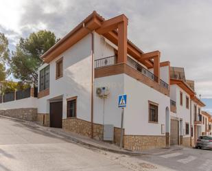 Vista exterior de Casa o xalet en venda en Deifontes amb Aire condicionat i Terrassa