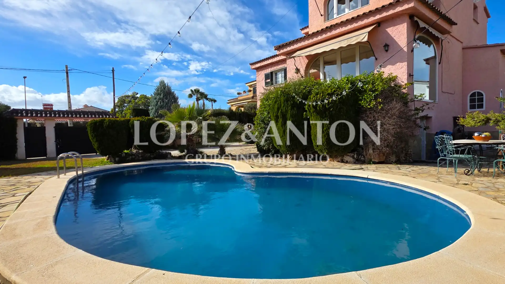 Piscina de Casa o chalet en venta en L'Eliana con Calefacción, Jardín privado y Parquet