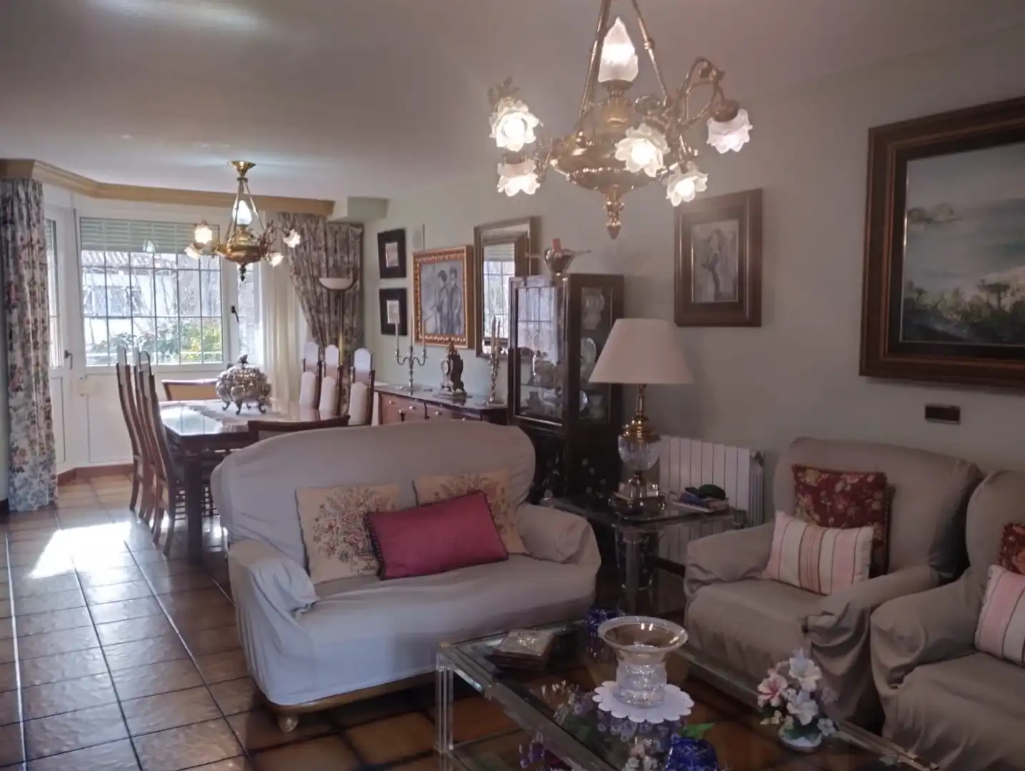 Sala de estar de Casa adosada en venta en Laredo con Calefacción, Jardín privado y Terraza