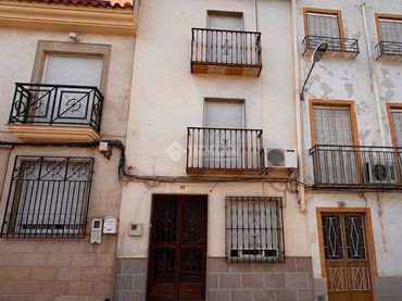 Casa con balcone in vendita a C. Gral. Noriega
