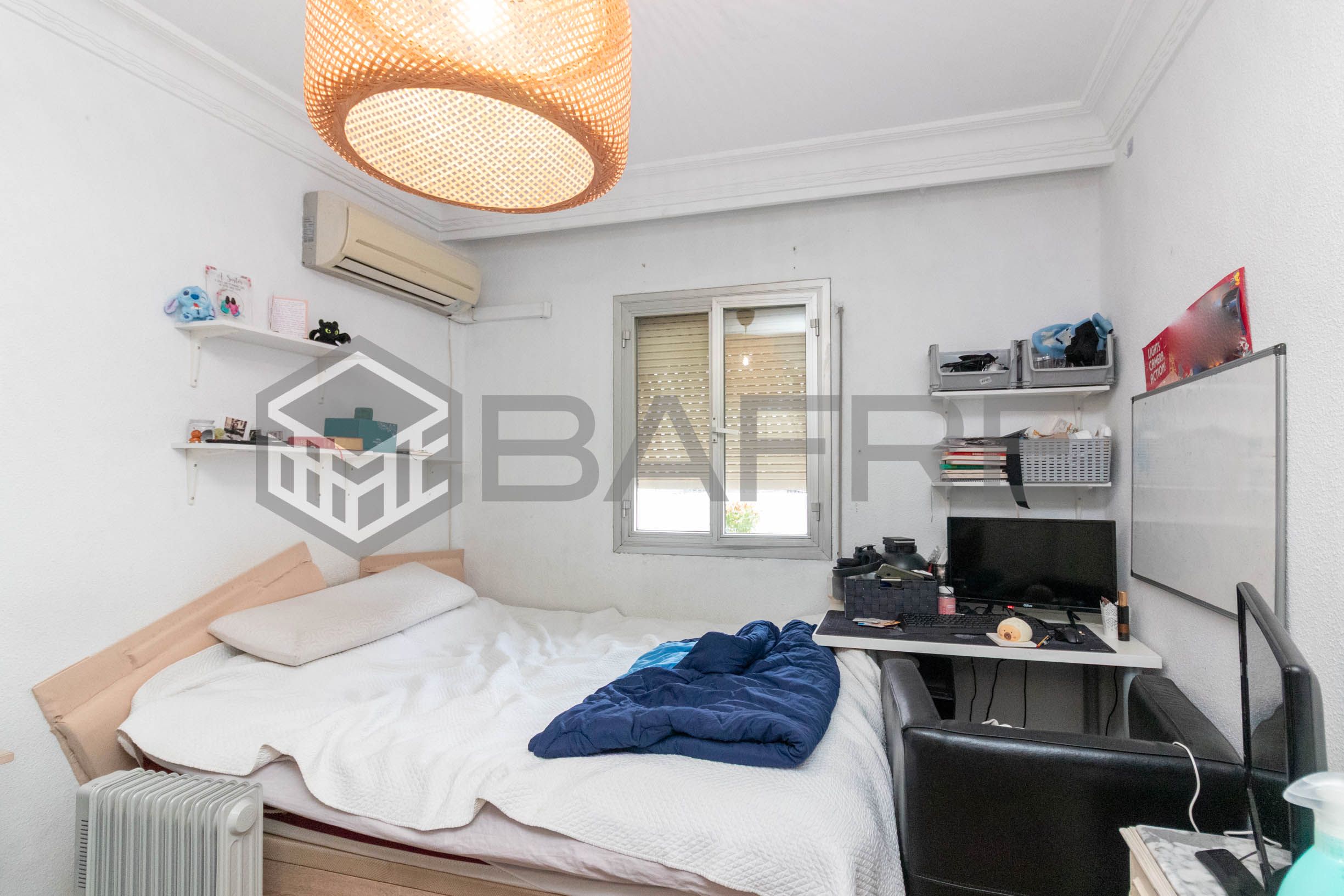 Habitación de Piso en venta en  Madrid Capital con Calefacción, Parquet y Terraza