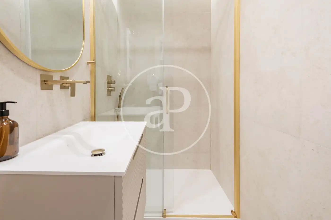 Baño de Piso en venta en Madrid con Aire acondicionado, Calefacción y Amueblado