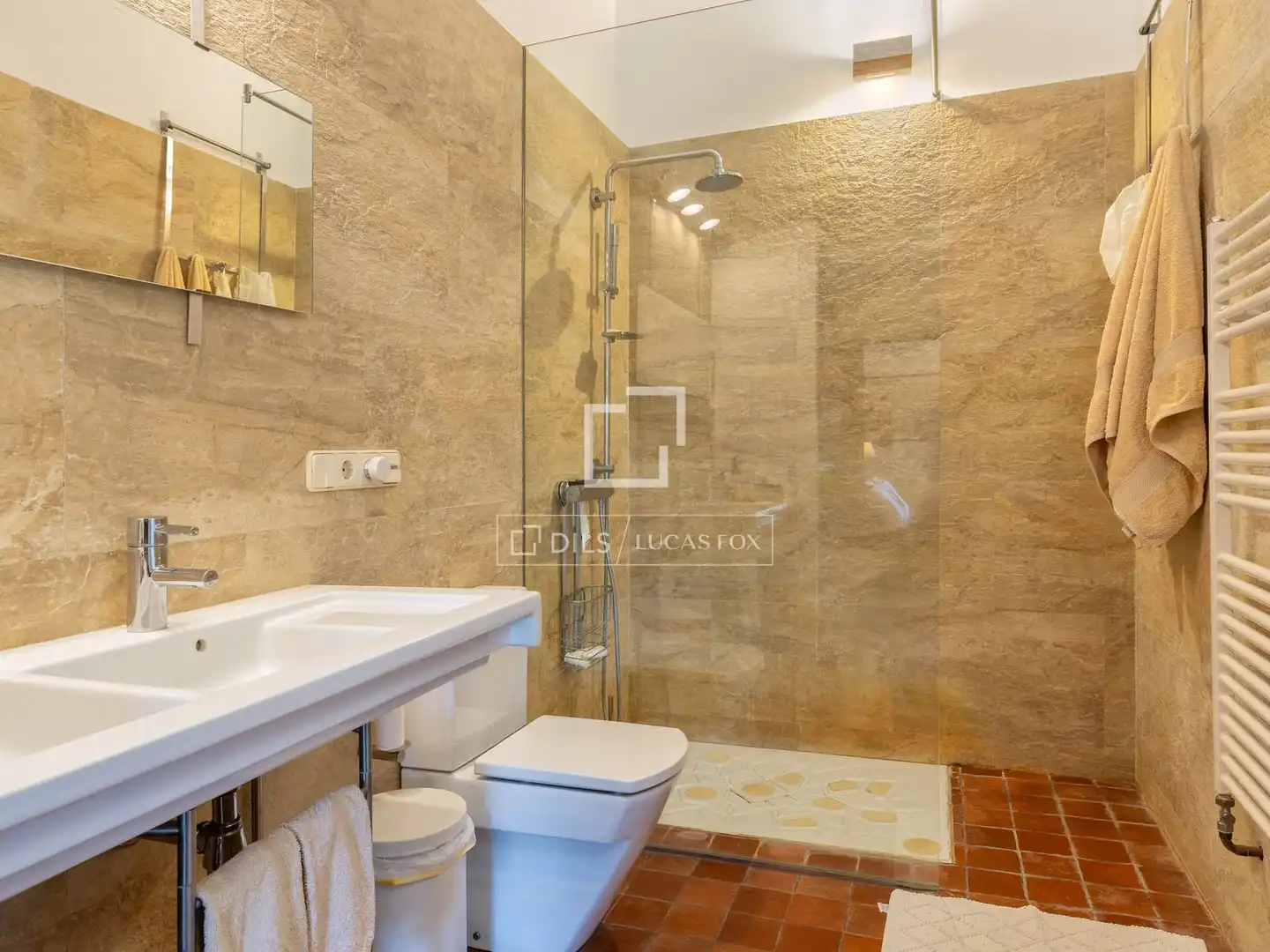 Baño de Finca rústica en venta en Garrigàs con Aire acondicionado, Calefacción y Jardín privado