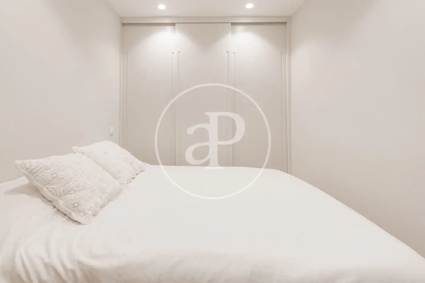 Bedroom of Flat for sale in Madrid  with Air Conditioner and Heating