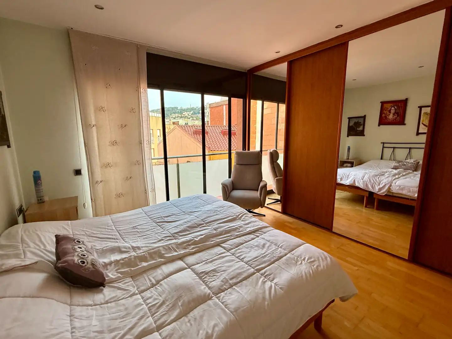 Dormitori de Casa adosada en venda en Barcelona amb Aire condicionat, Calefacció i Jardí privat