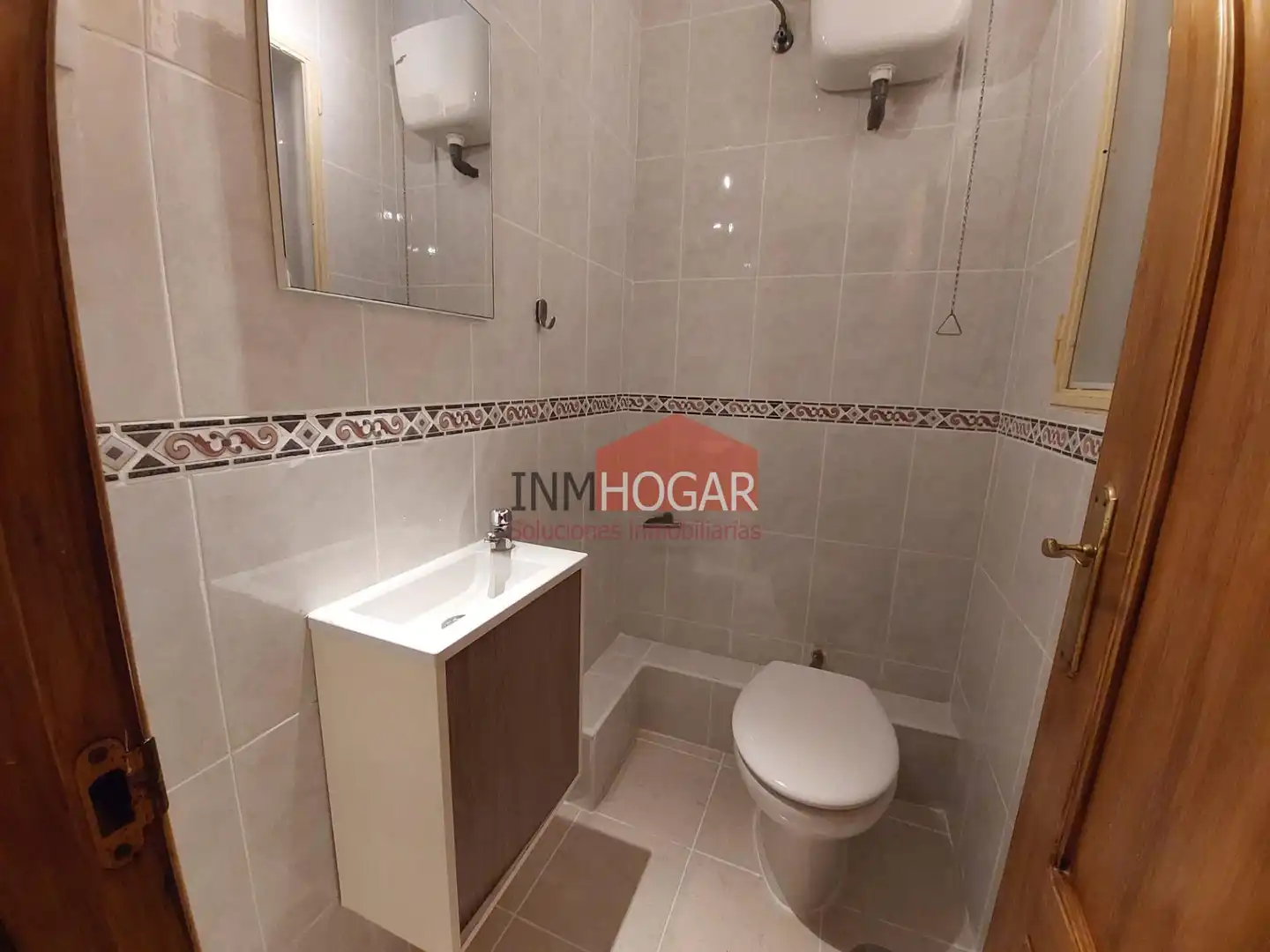 Bany de Pis de lloguer en Ávila amb Calefacció, Terrassa i Moblat