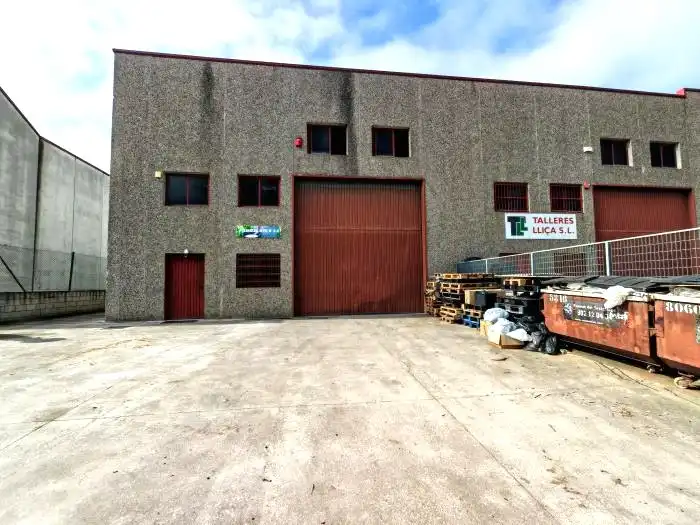 Außenansicht von Fabrikhallen zur Miete in Santa Eulàlia de Ronçana