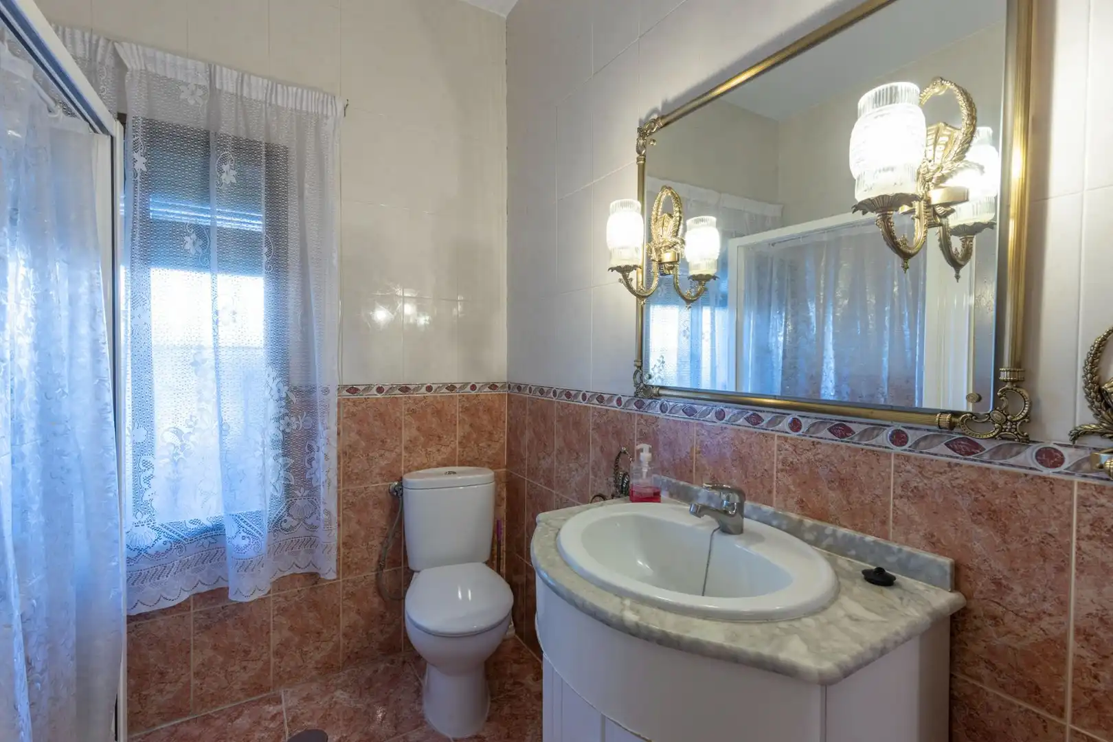 Bany de Casa o xalet en venda en Albolote amb Piscina