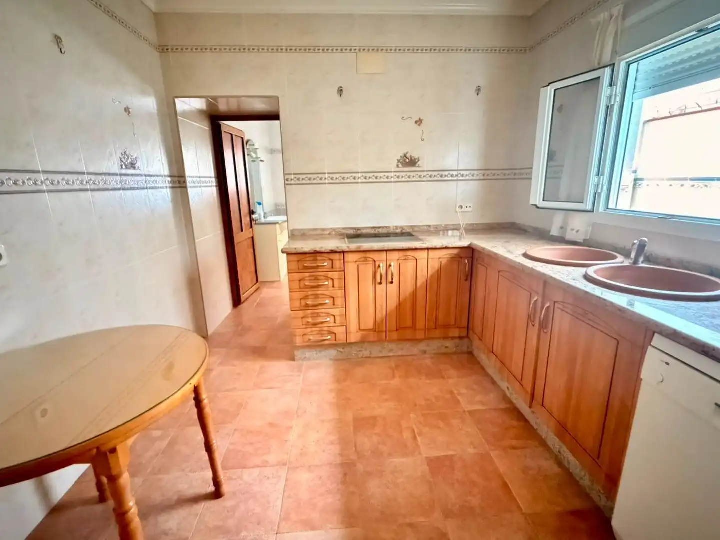 Cuina de Casa o xalet en venda en Humilladero amb Aire condicionat, Calefacció i Traster