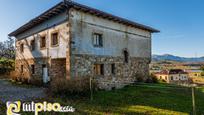 Vista exterior de Casa o xalet en venda en Colindres amb Calefacció i Terrassa