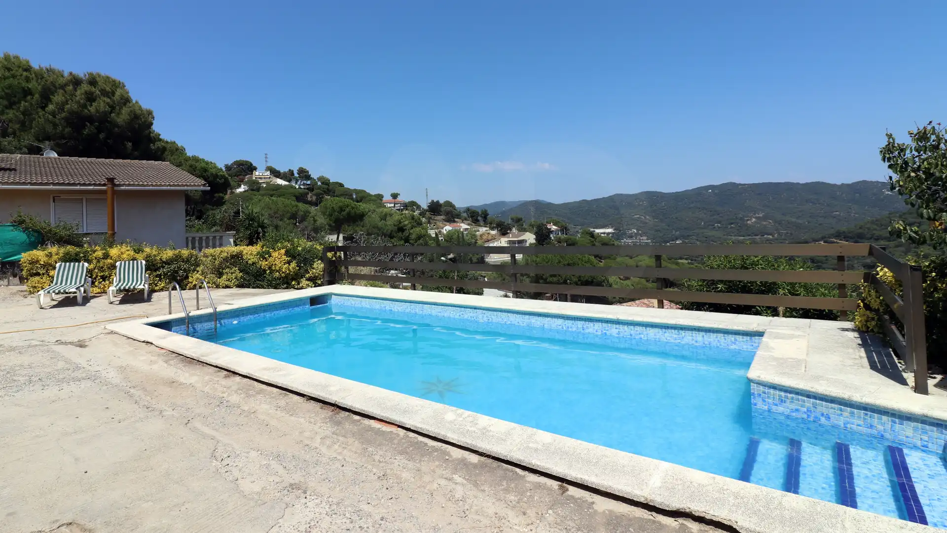 Casa con piscina en venta en Urbanitzacions, imagen 3