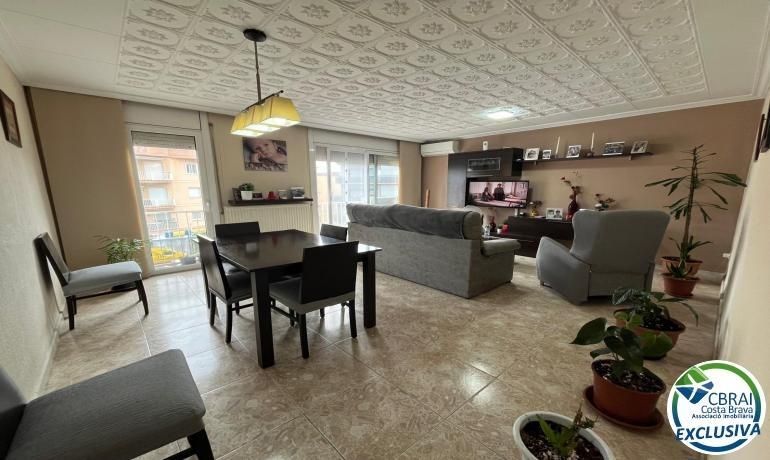 Sala d'estar de Apartament en venda en Roses amb Aire condicionat i Terrassa