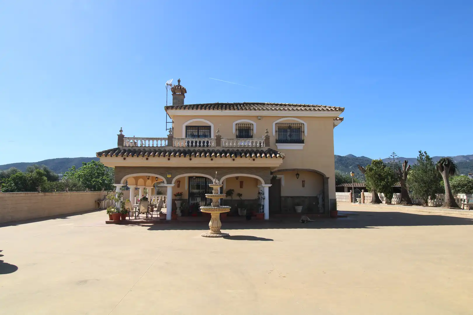 Außenansicht von Country house zum Verkauf in Alhaurín de la Torre mit Klimaanlage, Heizung und Privatgarten