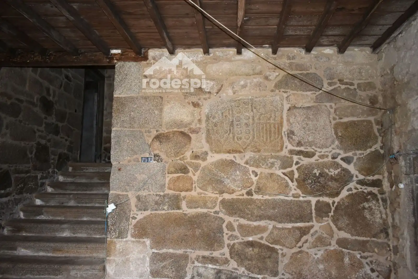 Buildings for sale in Pantón