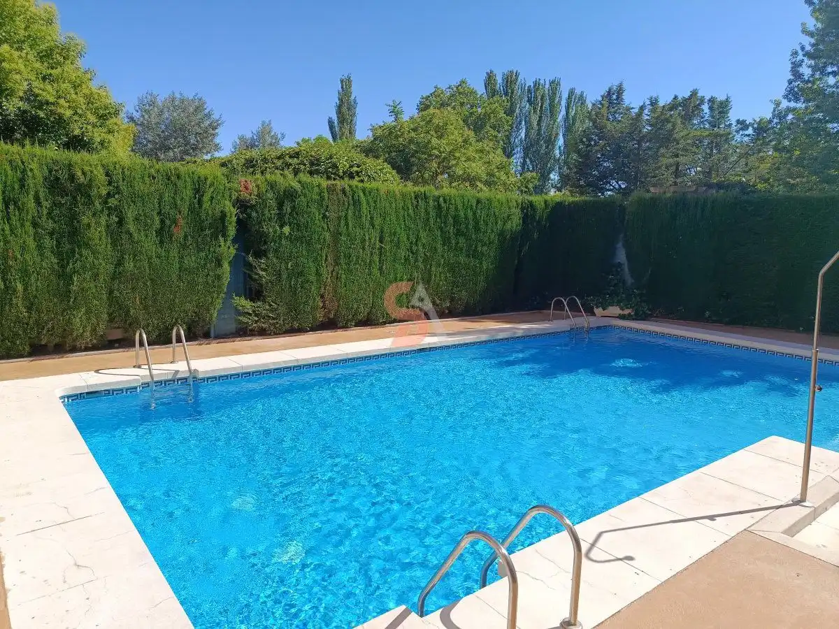 Swimming pool of Flat for rent in Valladolid  with Heating, Terrace and Storage room