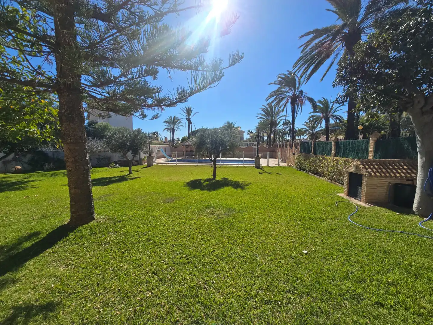 Jardí de Casa o xalet en venda en Orihuela amb Aire condicionat, Calefacció i Jardí privat