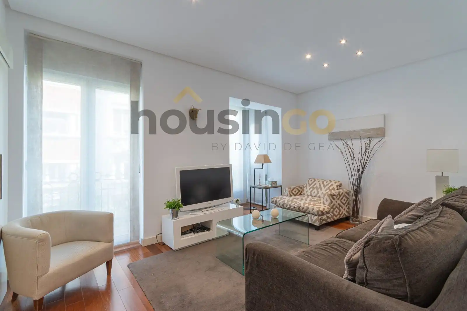 Living room of Flat for sale in Madrid  with Air Conditioner, Heating and Parquet flooring