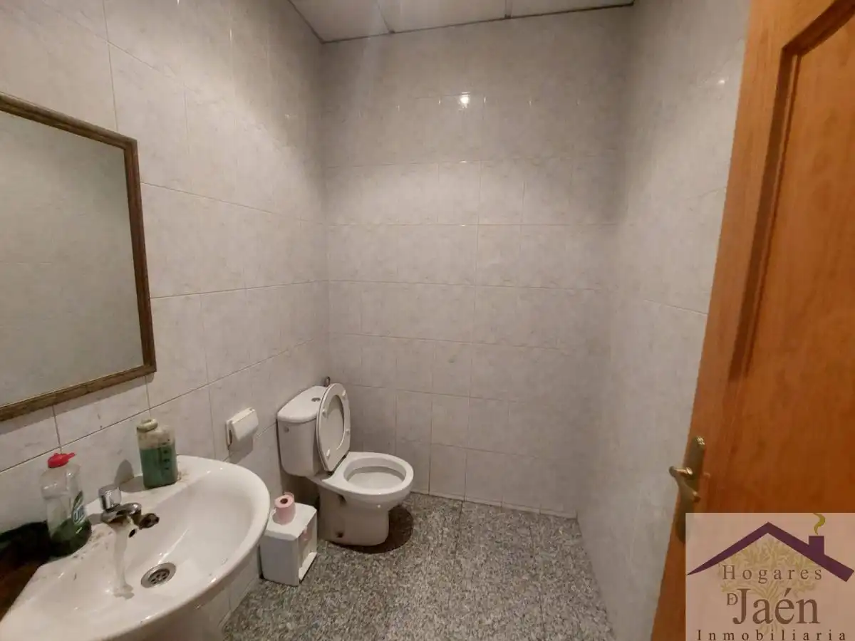 Bathroom of Industrial buildings for rent in Úbeda