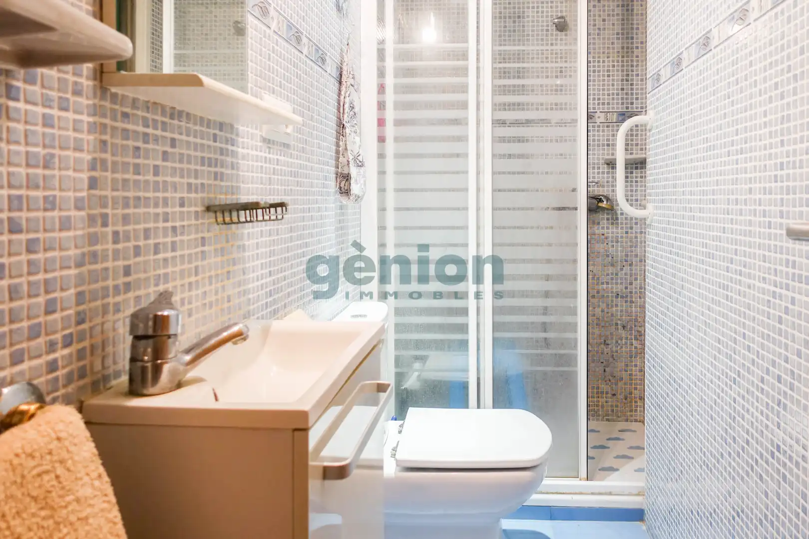 Baño de Piso en venta en Girona con Aire acondicionado, Calefacción y Terraza