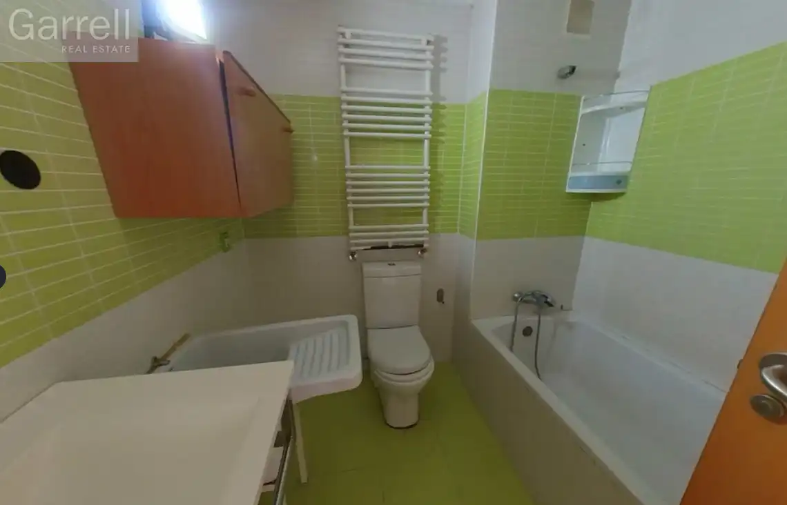 Badezimmer von Wohnung zum Verkauf in Tarragona mit Balkon